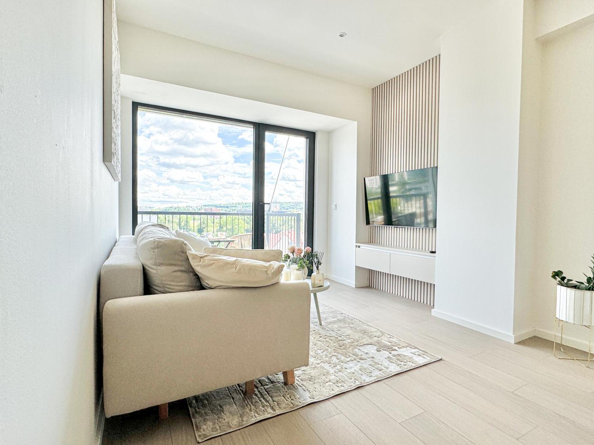Apartment New Modern, River View Near Center